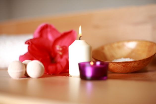 Spa candles and flowers