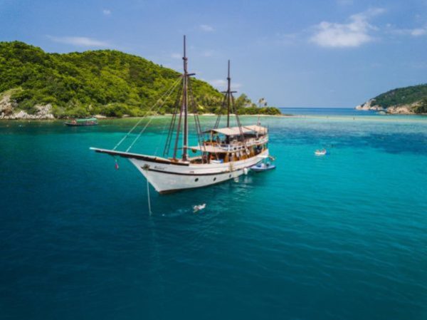 Private yacht charter family koh samui